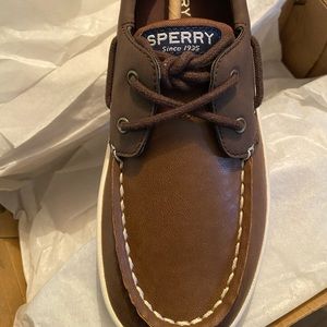 Brand new boys sperry
